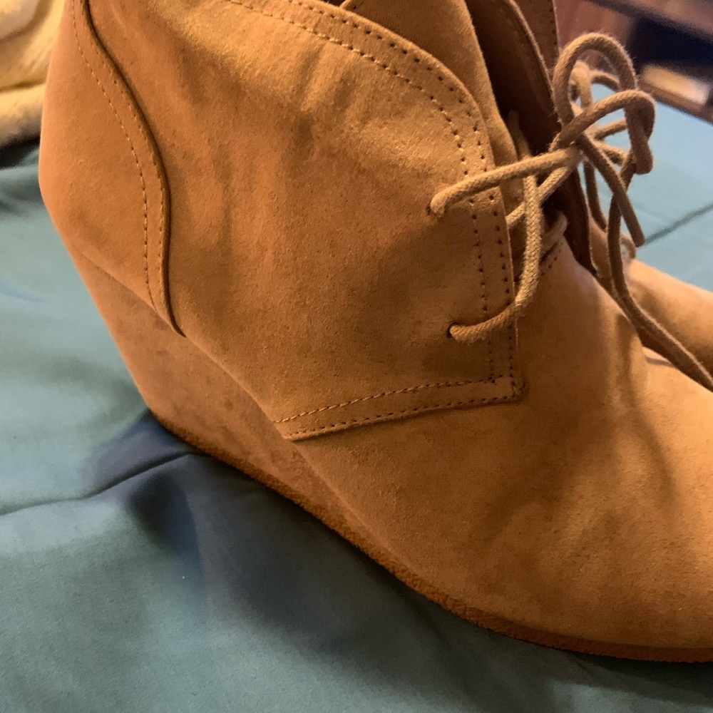 Universal Threads Size 9 Flat Heel Bootie